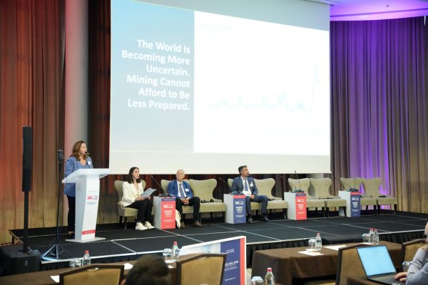 DSC01943_1920x1280
